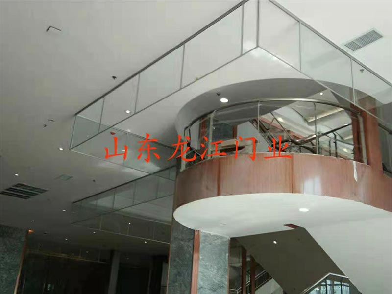 安平跑馬場固定剛性擋煙垂壁